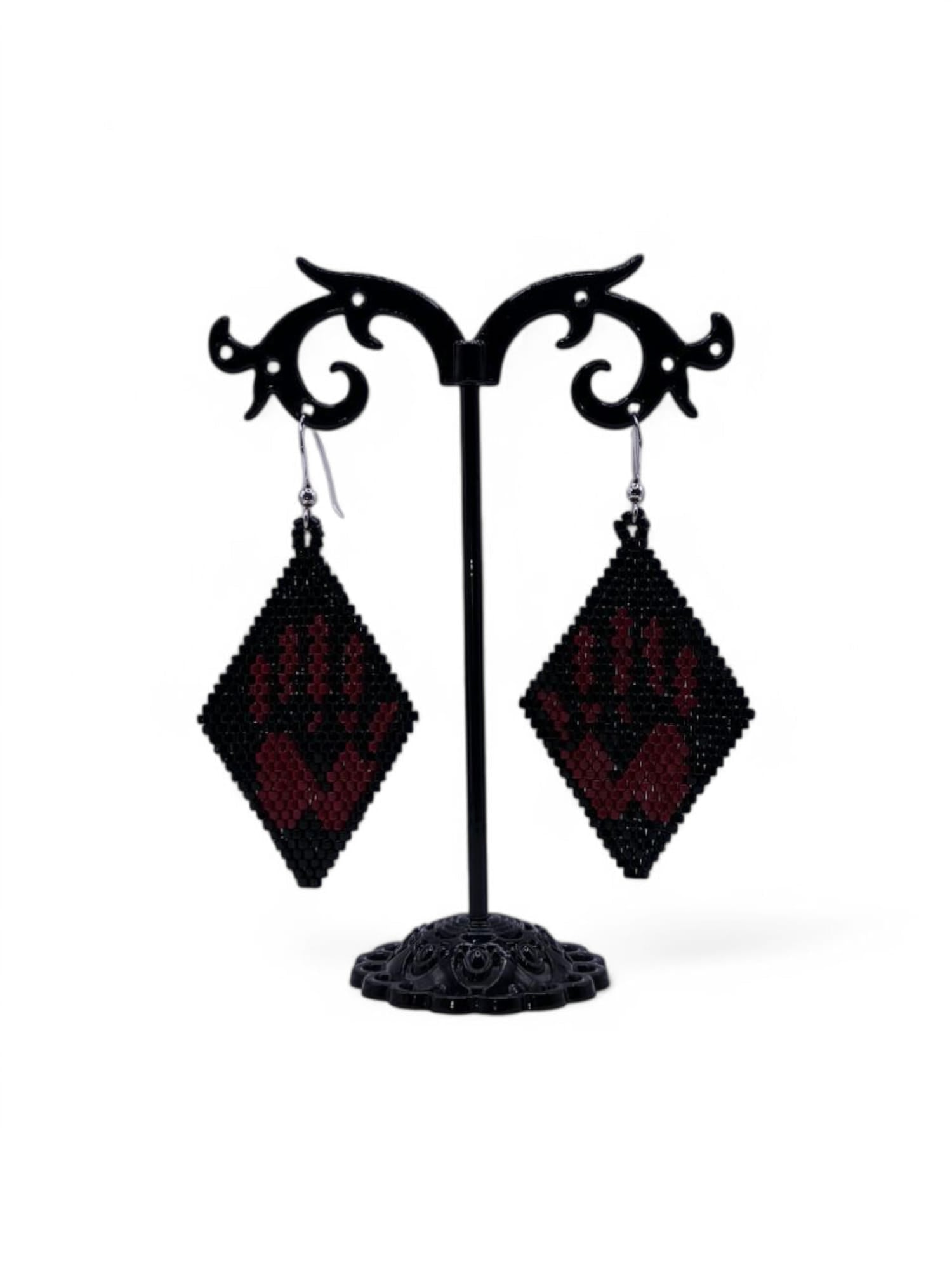 Cercei romb Bloody Hand negru si visiniu model halloween