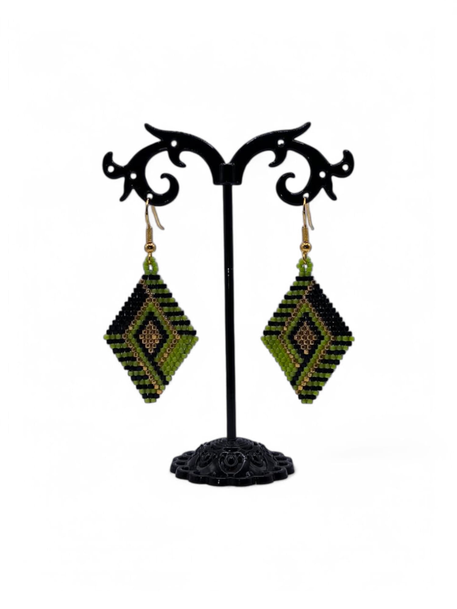 Cercei romb Chartreuse Gold verde, negru si auriu