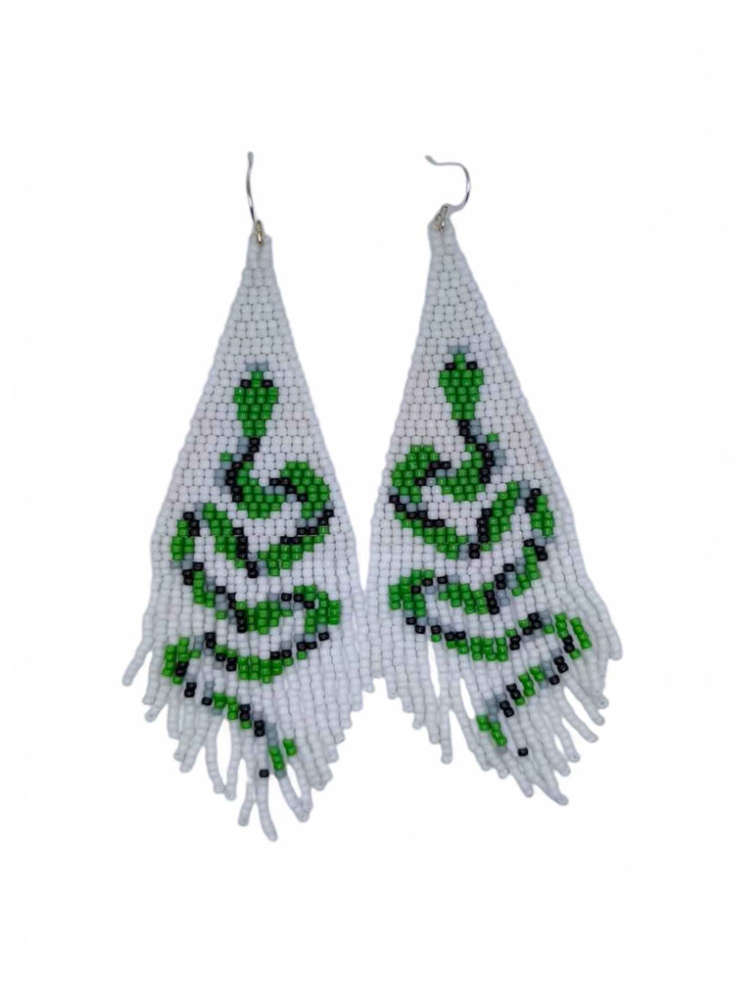 Cercei franjuri Mint Snake albi cu model sarpe verde