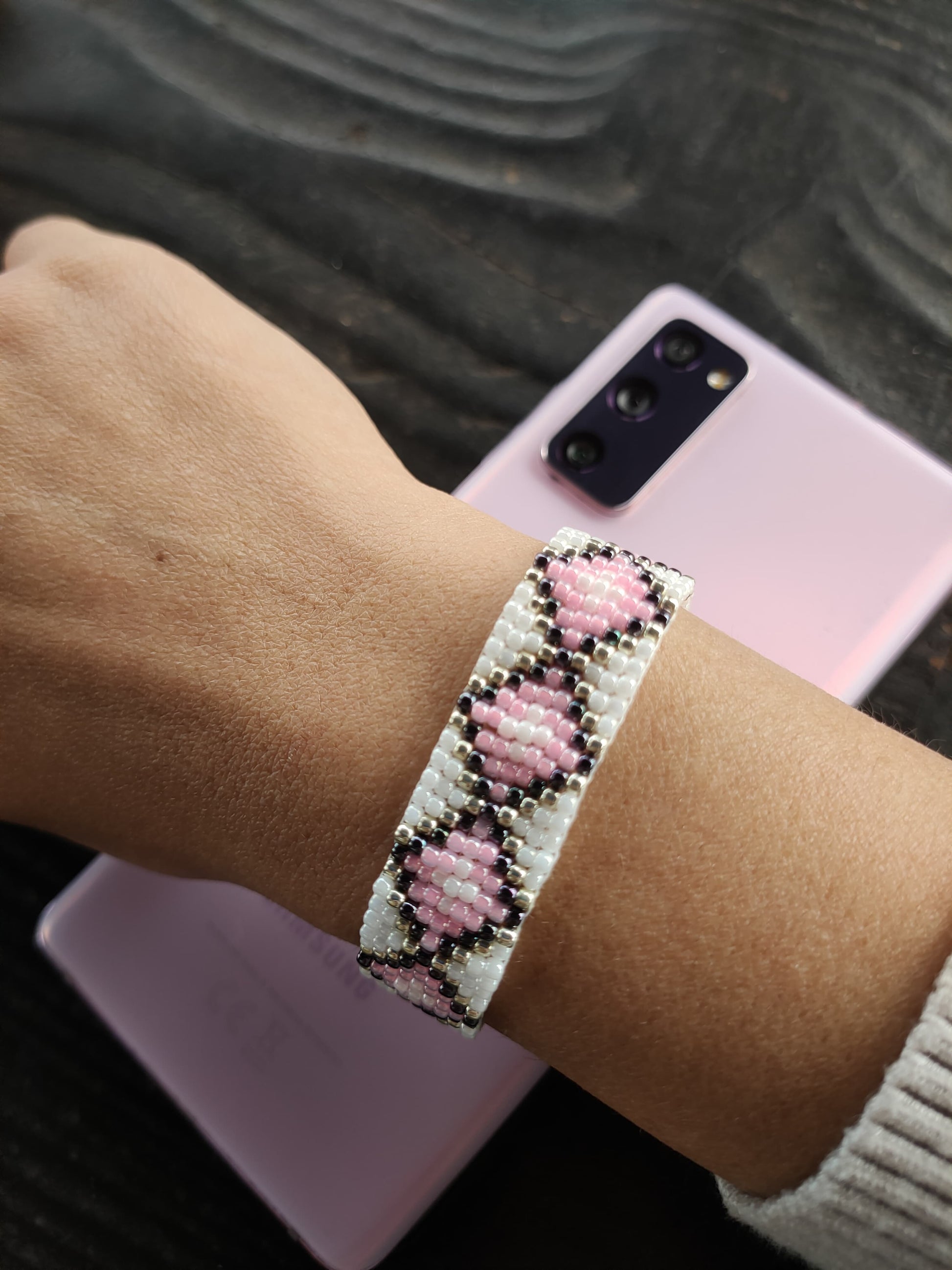 Bratara tesuta handmade Pink Diamond alb si roz