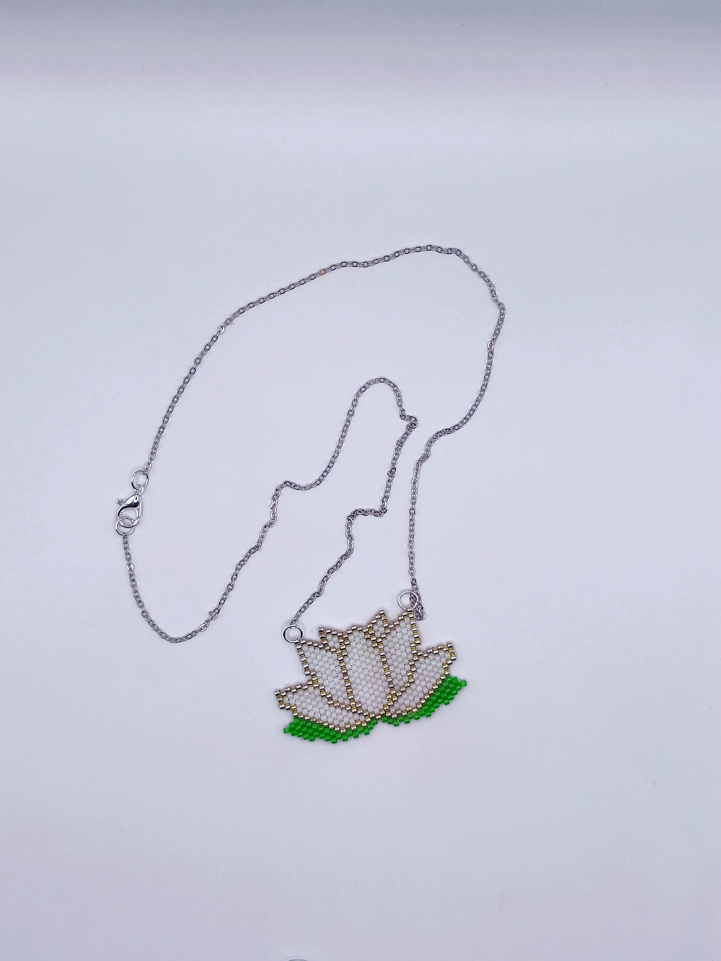 Colier cu pandantiv floare de lotus