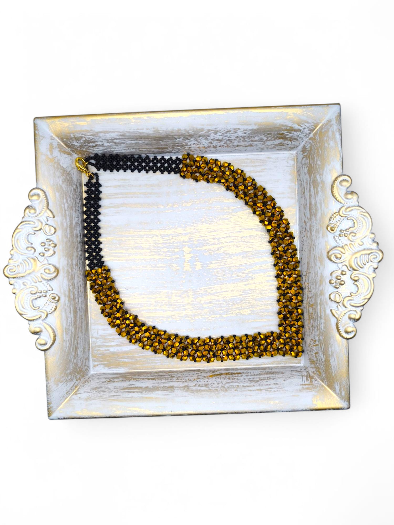 Colier handmade Frosted Gold auriu si negru