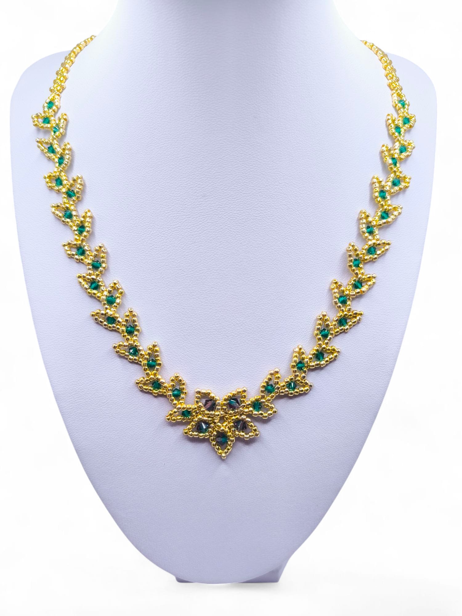 Set bijuterii handmade Emerald colier si bratara auriu si verde