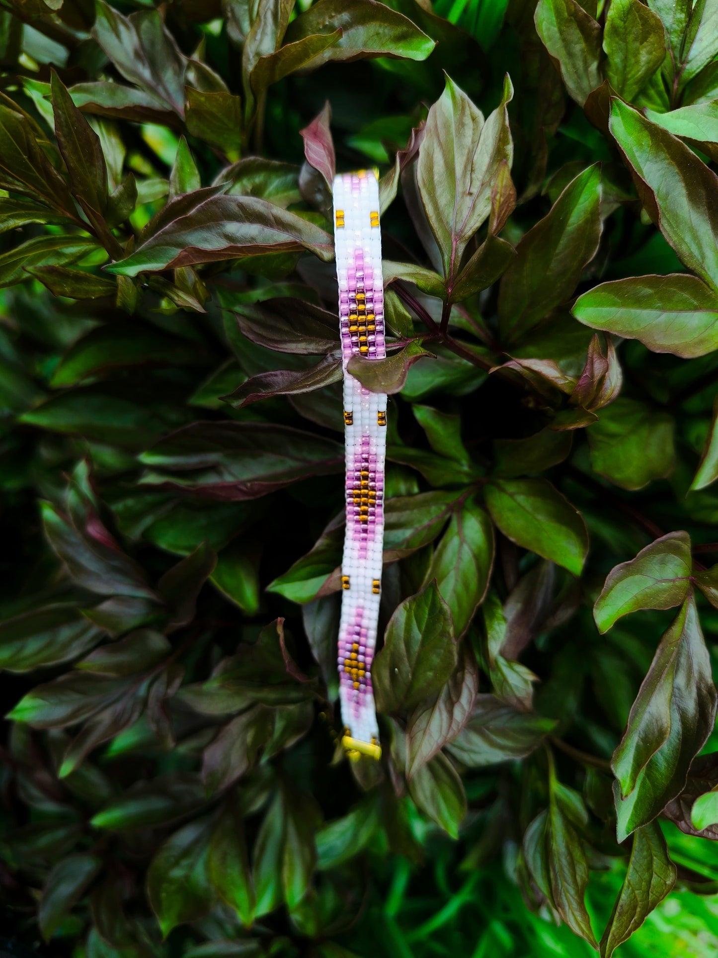 Bratara tesuta handamade Topaz Grape mov, topaz si alb