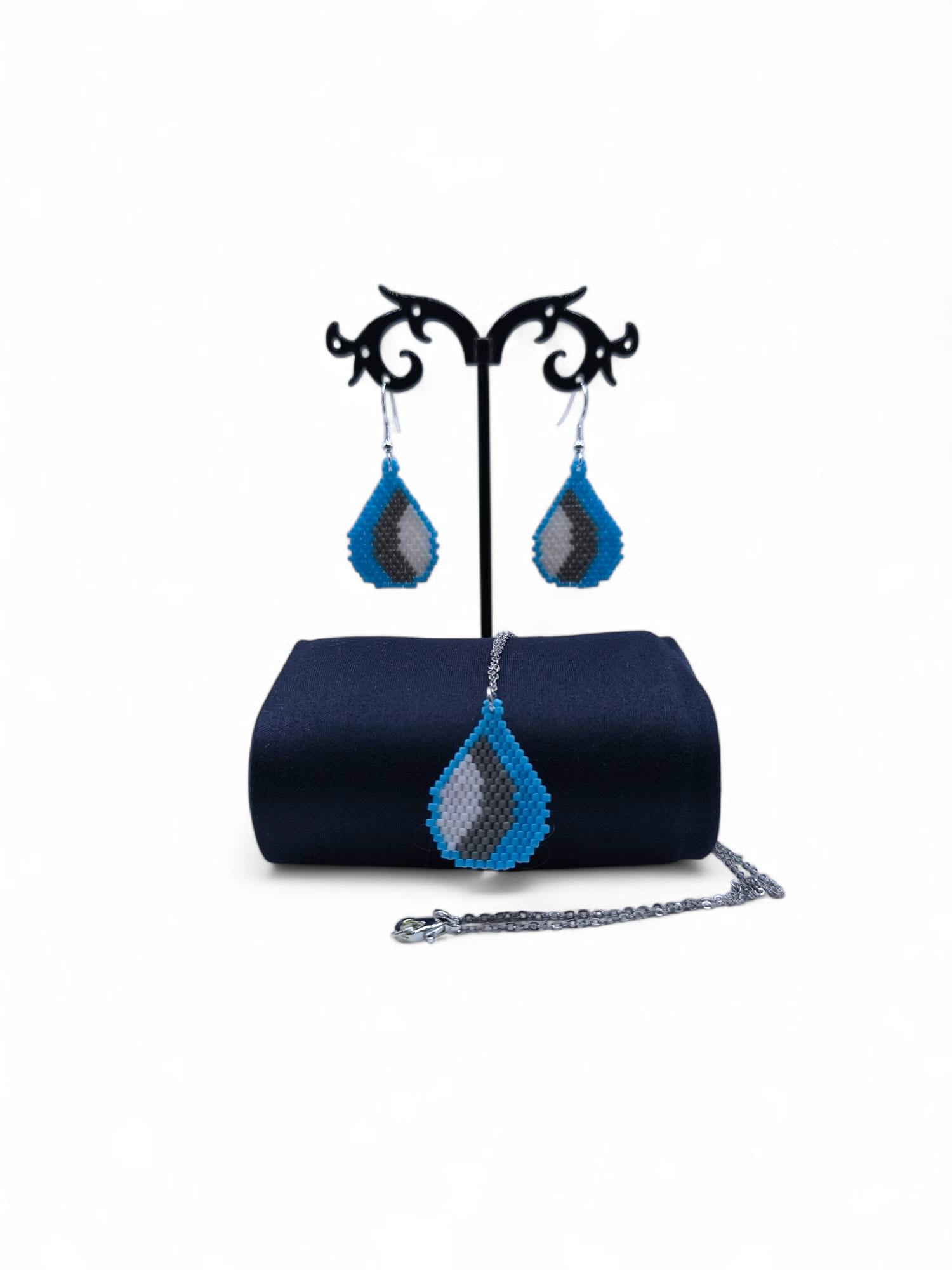 Set bijuterii handmade Teardrop cercei si colier albastru