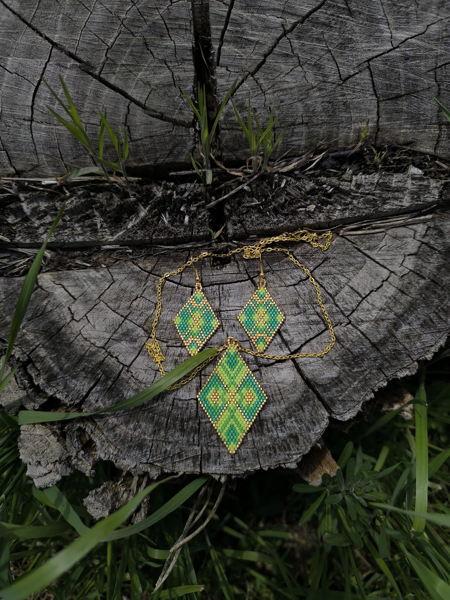 Set bijuterii handmade Emerald Green cercei si colier verde