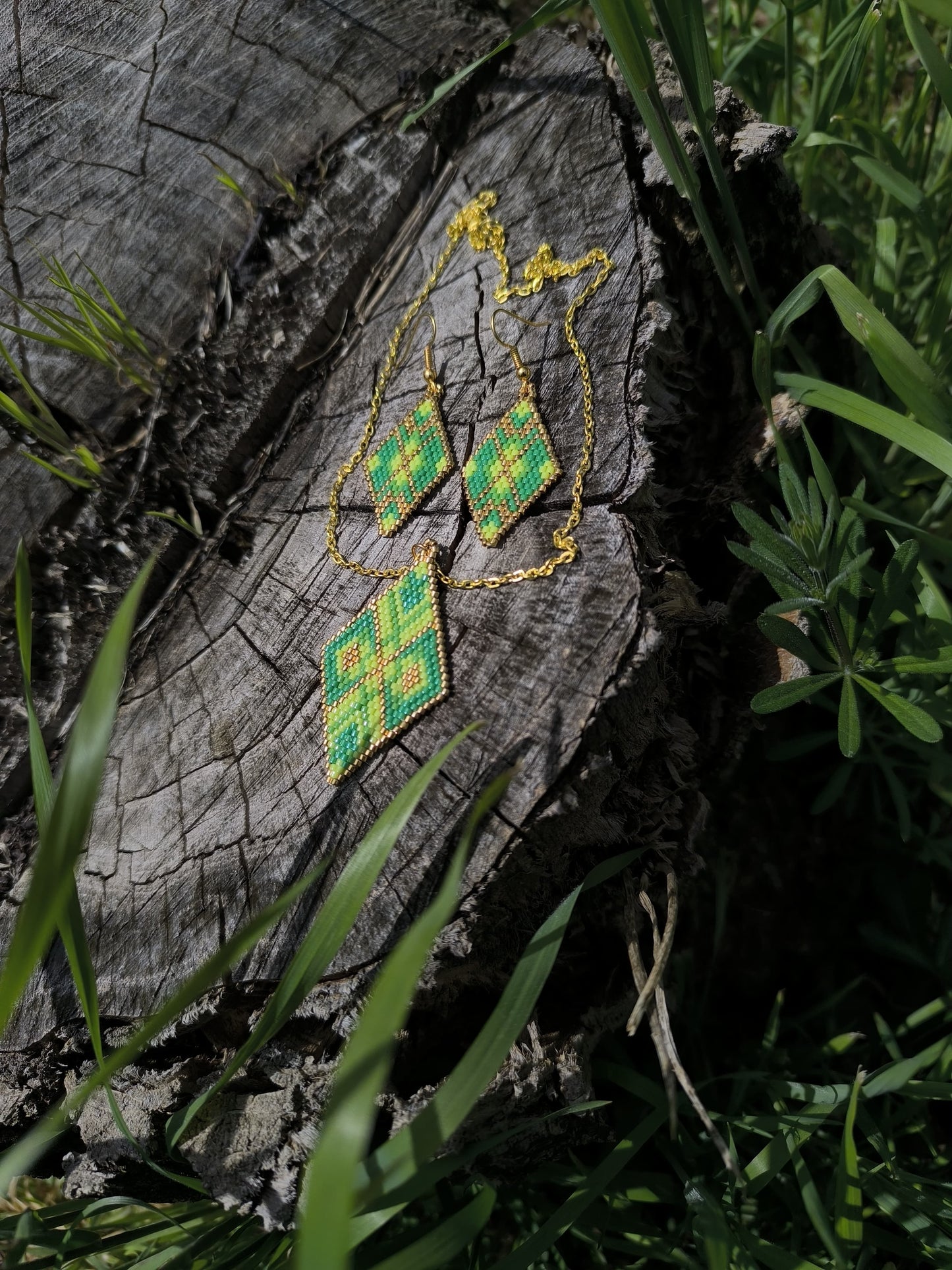 Set bijuterii handmade Emerald Green cercei si colier verde