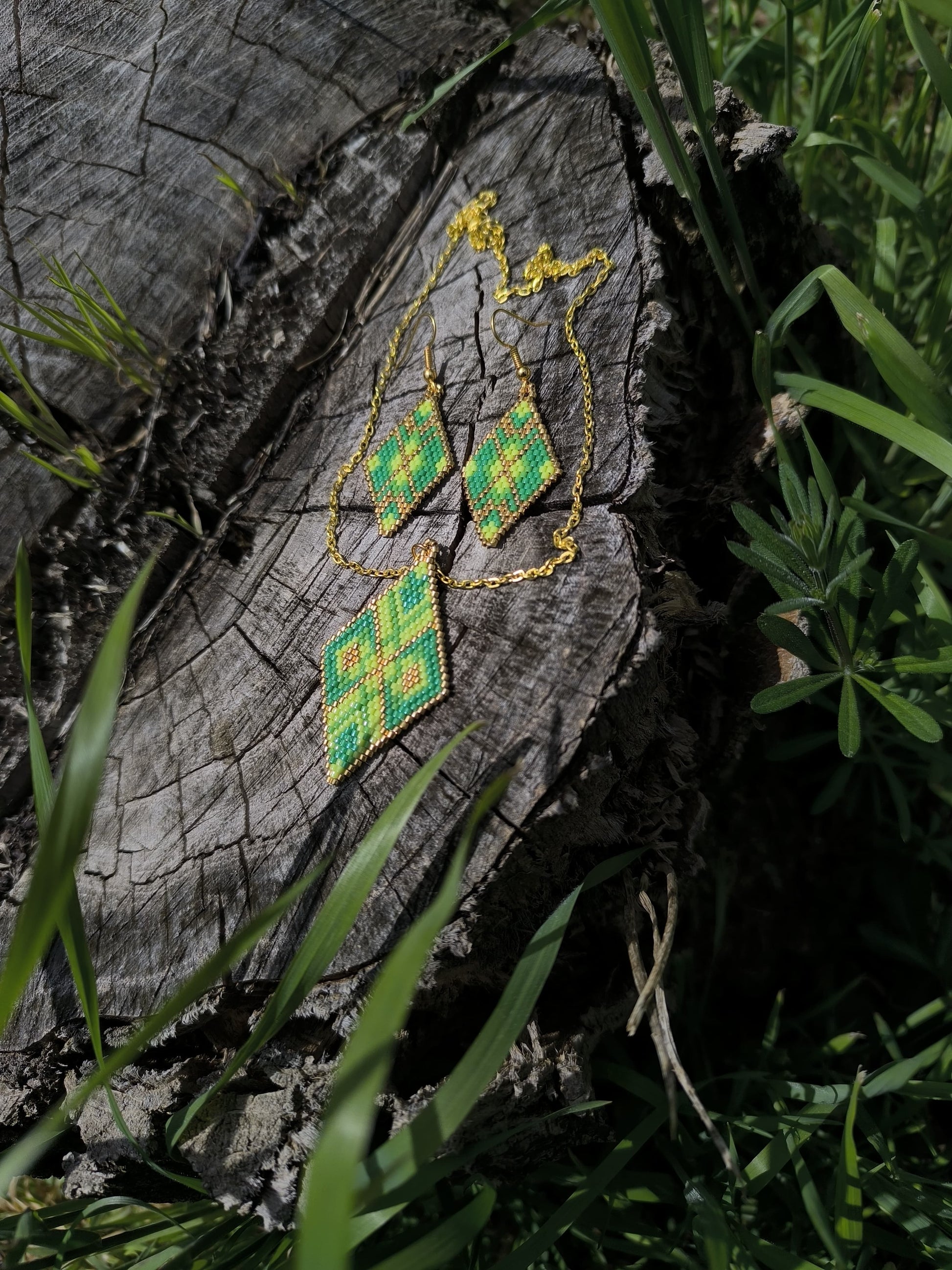 Set bijuterii handmade Emerald Green cercei si colier verde