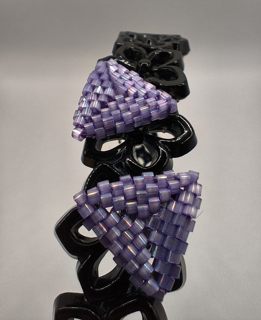 Cercei triunghi Miyuki mov – efect ochi de pisica