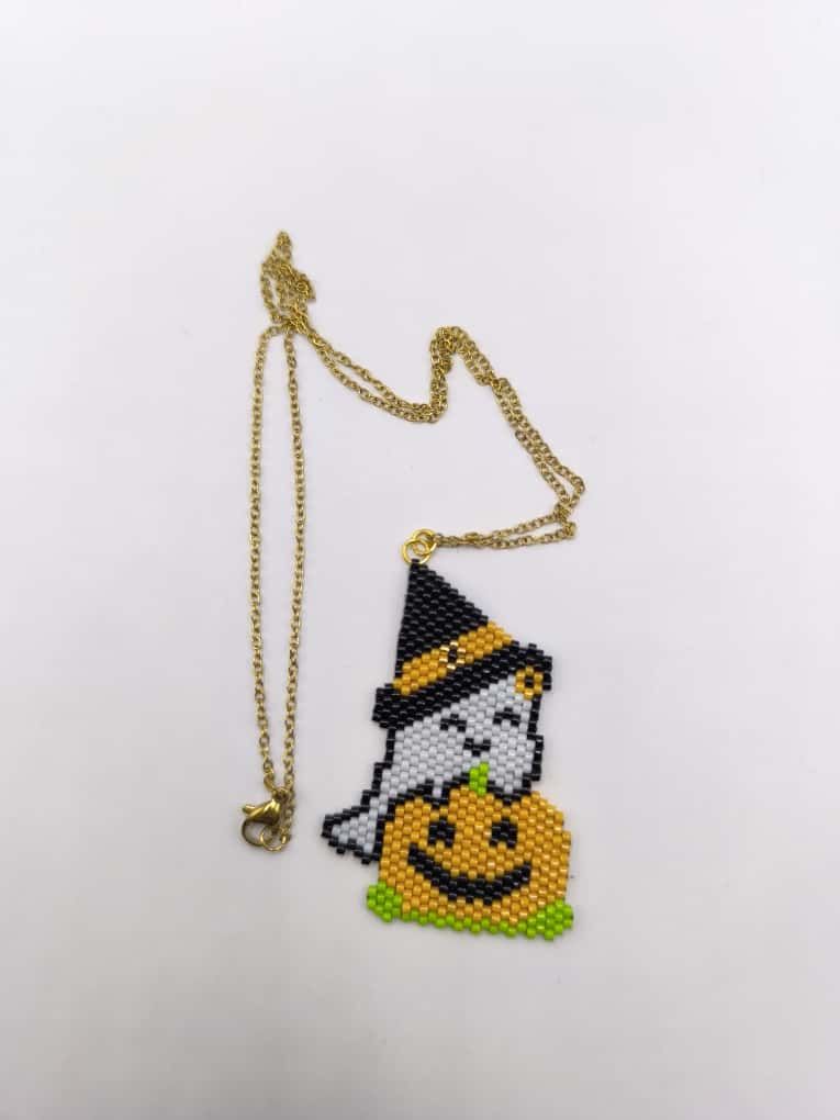 Colier cu pandantiv fantoma cu palarie si dovleac