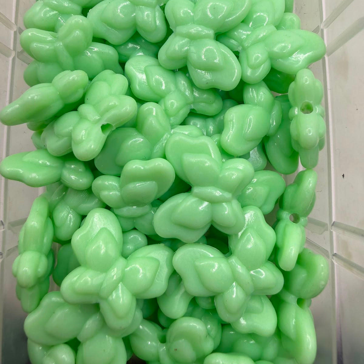 Margele acrilice fluture 22x18mm verde