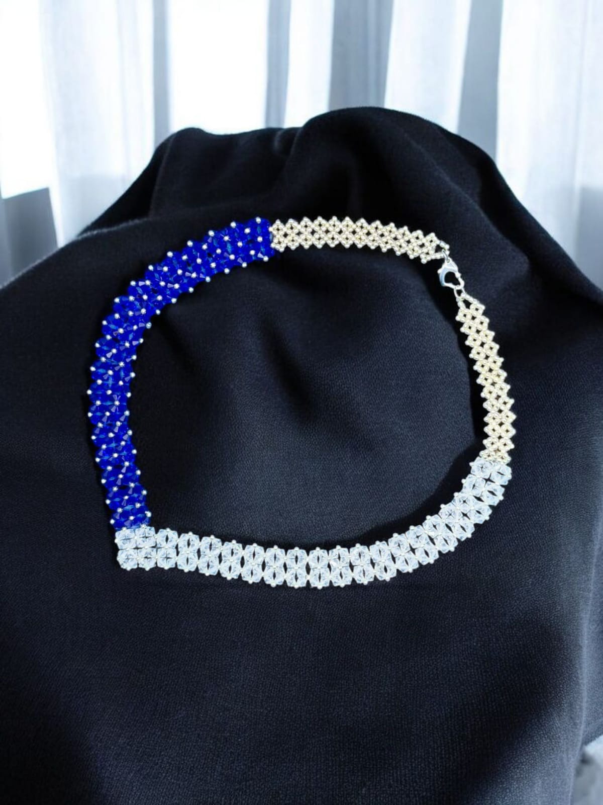 Colier handmade Midnight Glow albastru si argintiu