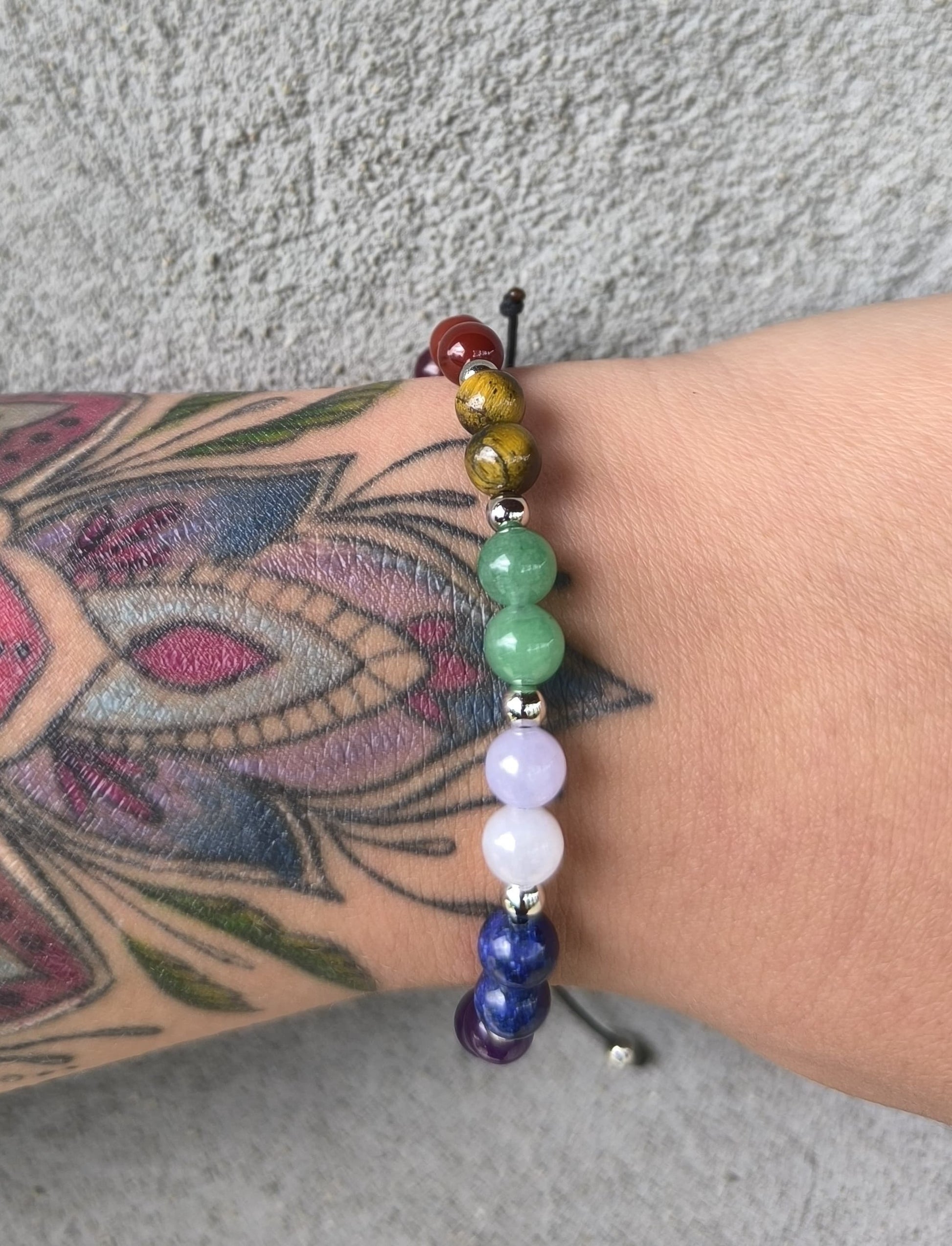 Bratara reglabila 7 Chakre – snur negru cu bilute argintii