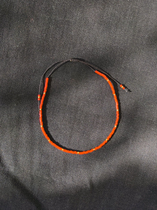 Bratara de picior reglabila cu Miyuki rosu si auriu – snur negru