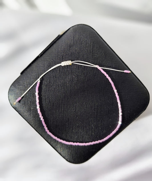 Bratara de picior reglabila cu Miyuki roz ochi de pisica – snur alb