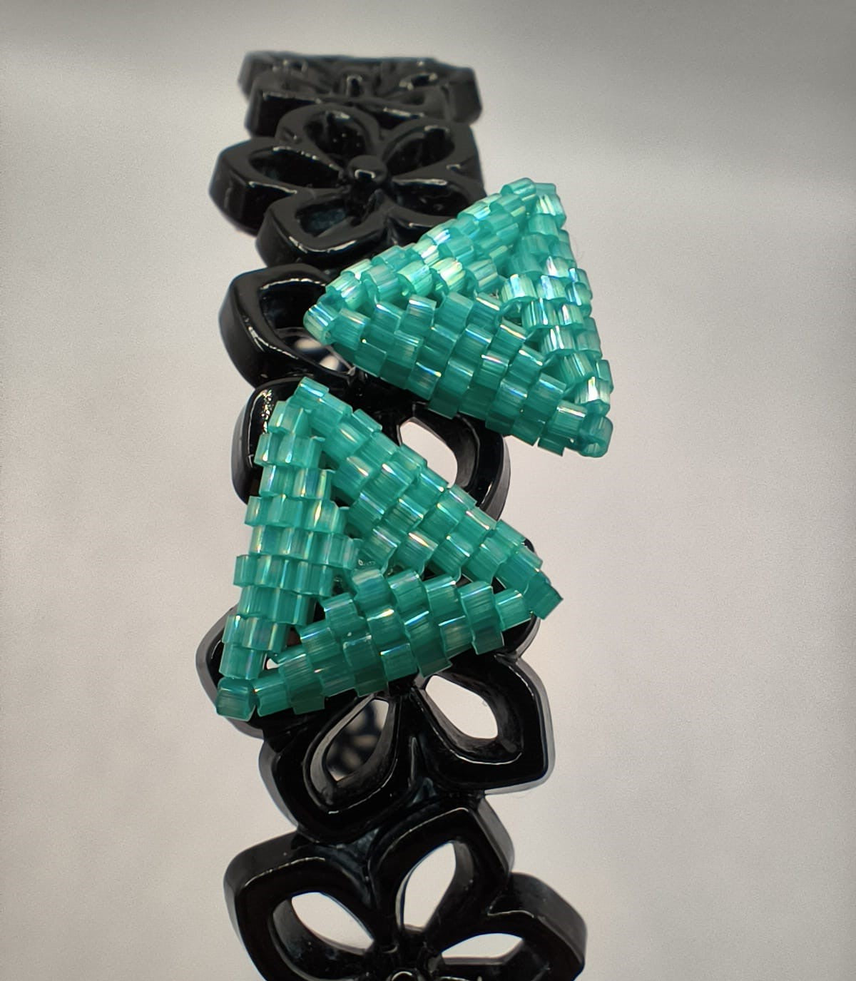 Cercei triunghi turcoaz – efect ochi de pisica