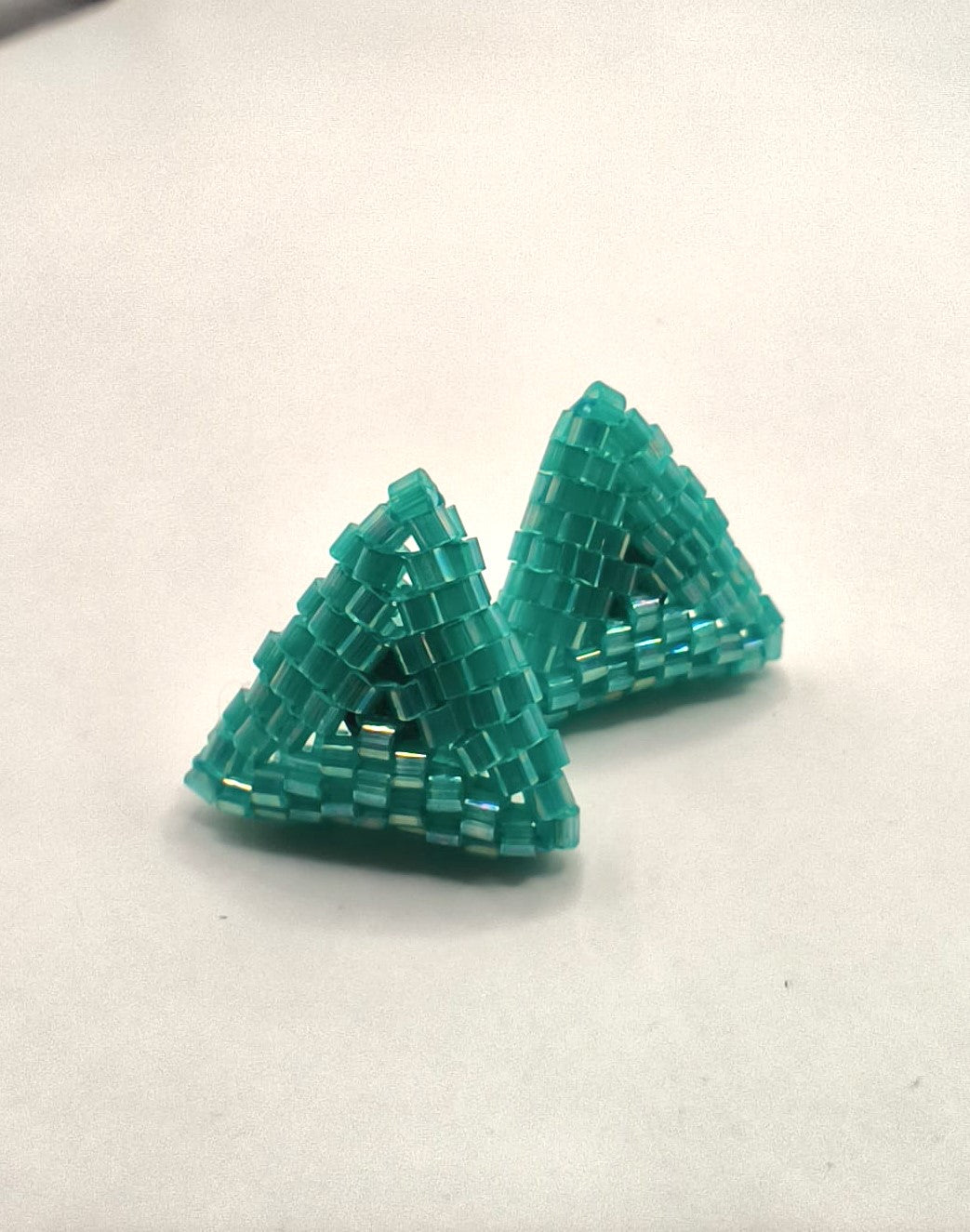 Cercei triunghi turcoaz – efect ochi de pisica