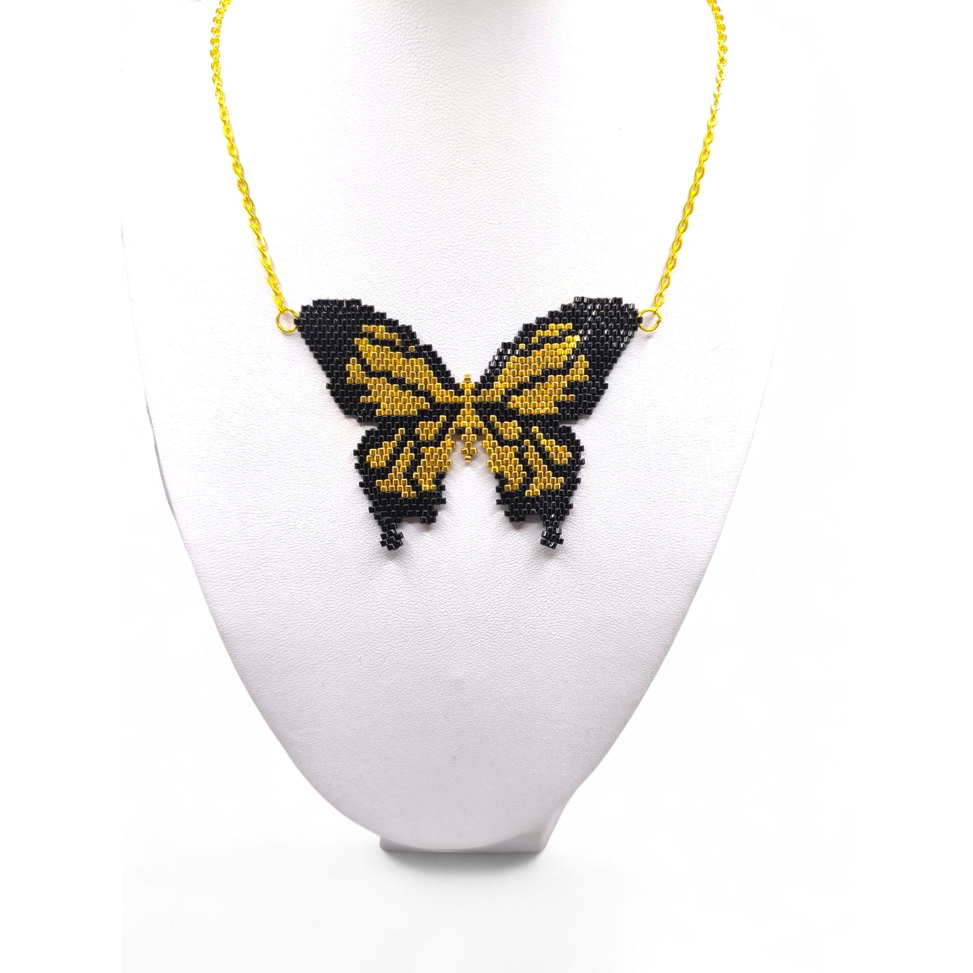 Colier cu pandantiv fluture negru si auriu