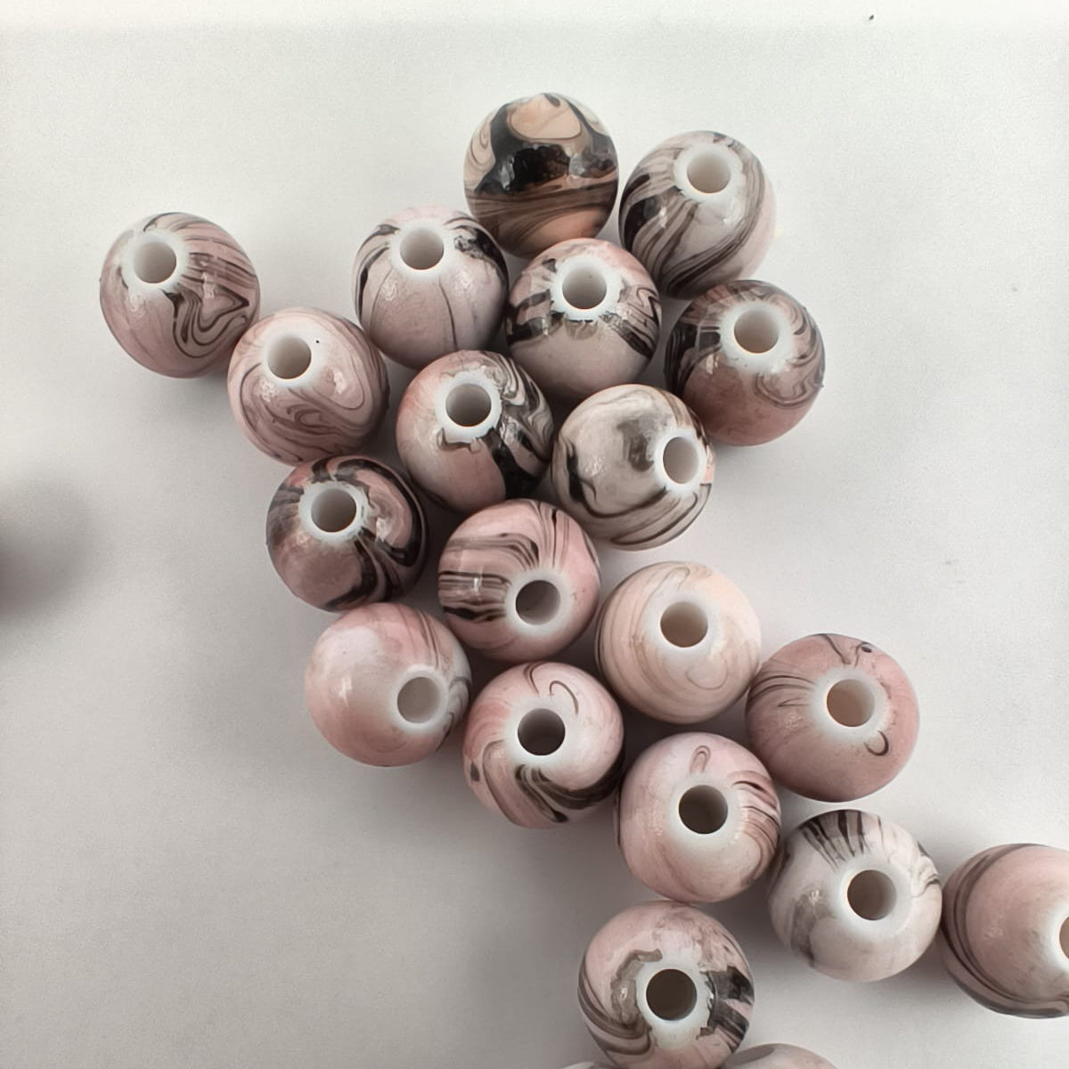 Margele acrilice 6mm maro cu negru