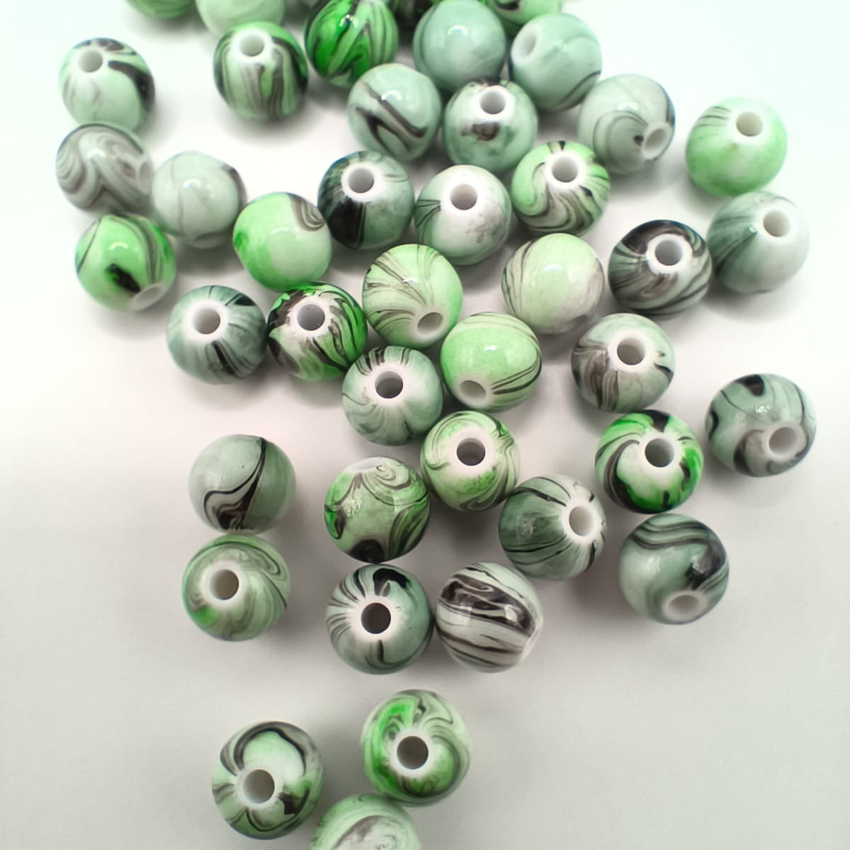 Margele acrilice 6mm verde cu negru