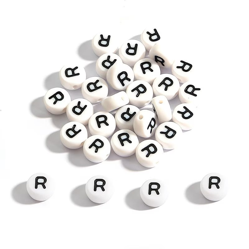 Margele acrilice alb si negru litera R 7mm