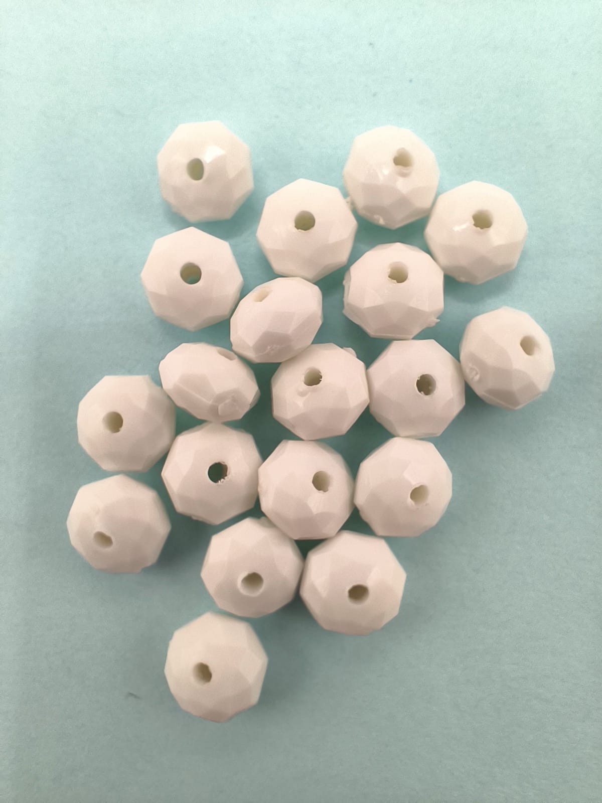 Margele acrilice fatetate 8x6mm alb