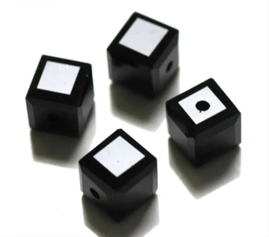 Margele sticla cub 4mm negru