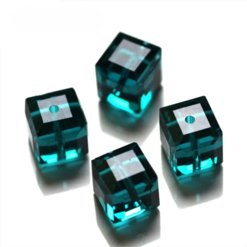 Margele sticla cub 6mm verde - albastru