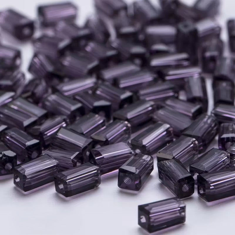 Margele sticla tub fatetate 2x4mm violet
