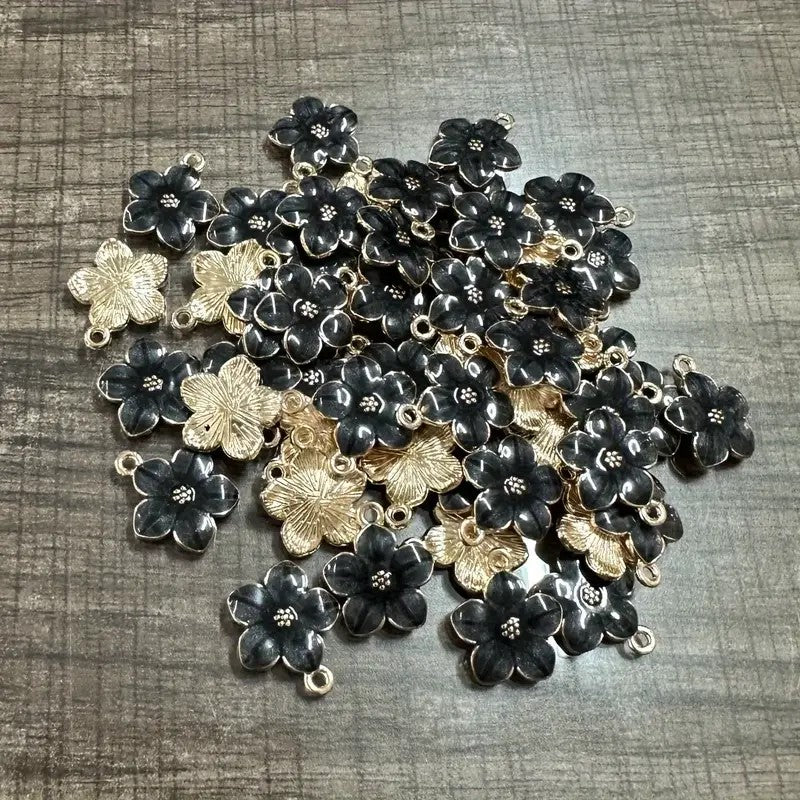 Pandantiv floare camelie negru 17x14mm