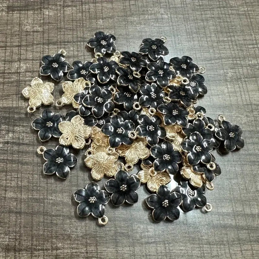Pandantiv floare camelie negru 17x14mm
