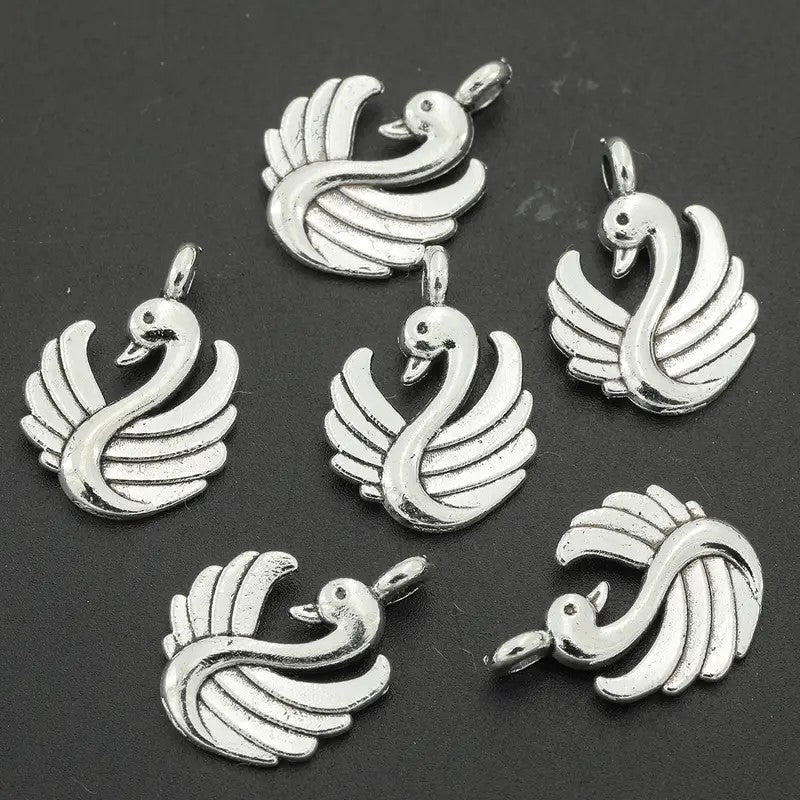 Pandantiv lebada 13x17mm argintiu