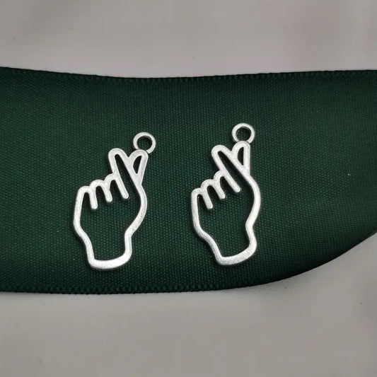 Pandantiv mana iubire 22x9mm argintiu