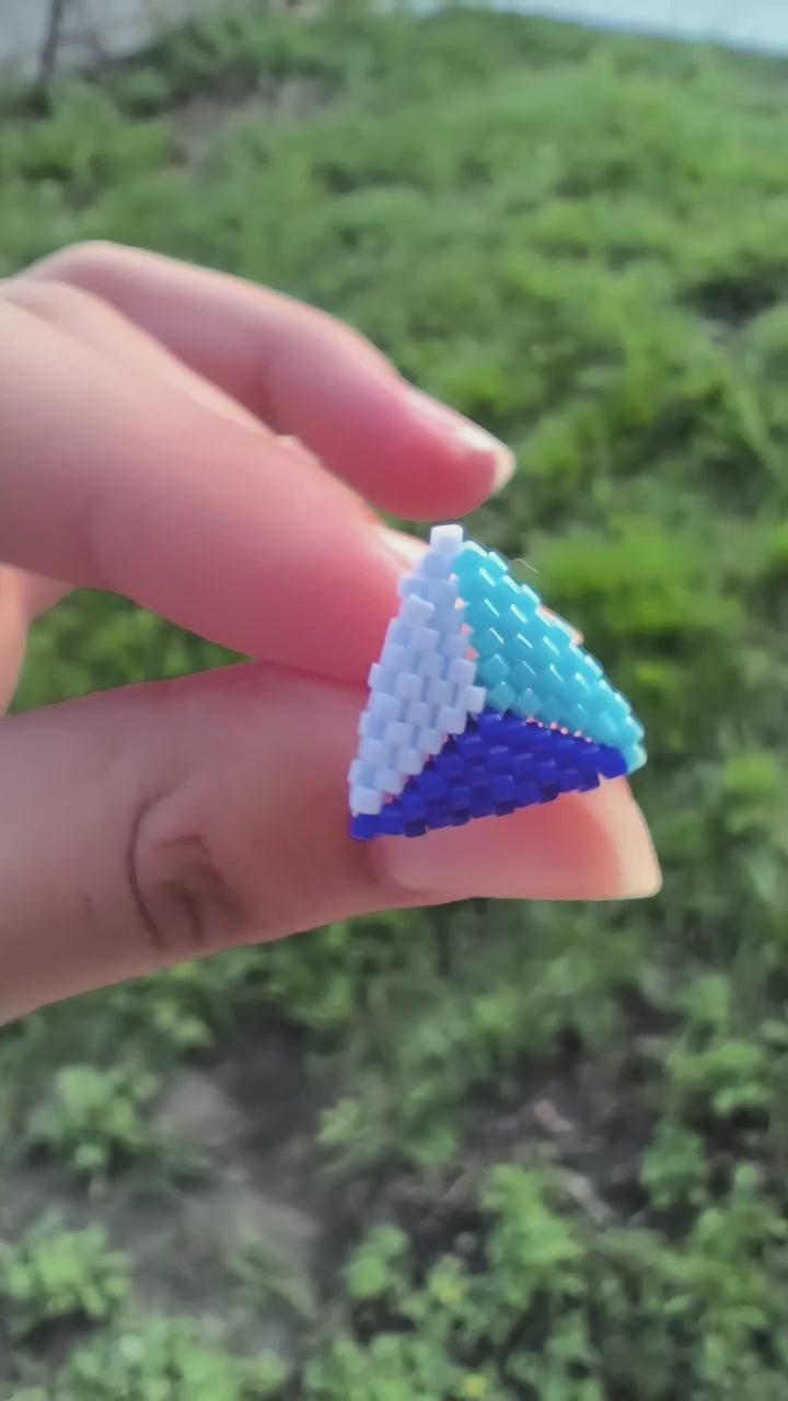 Cercei triunghi Gradient Blue alb si albastru