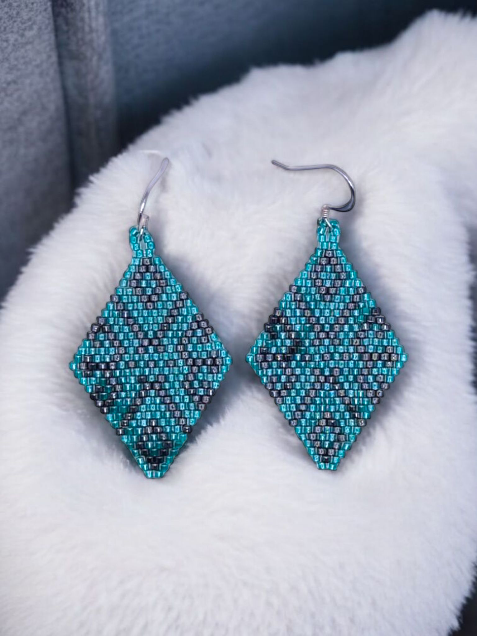 Cercei romb Sparkling Gunmetal albastru si negru