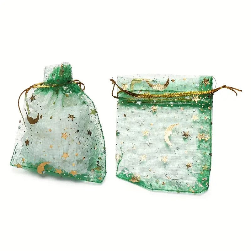 Saculet organza verde cu stele si luna aurii 7x9mm