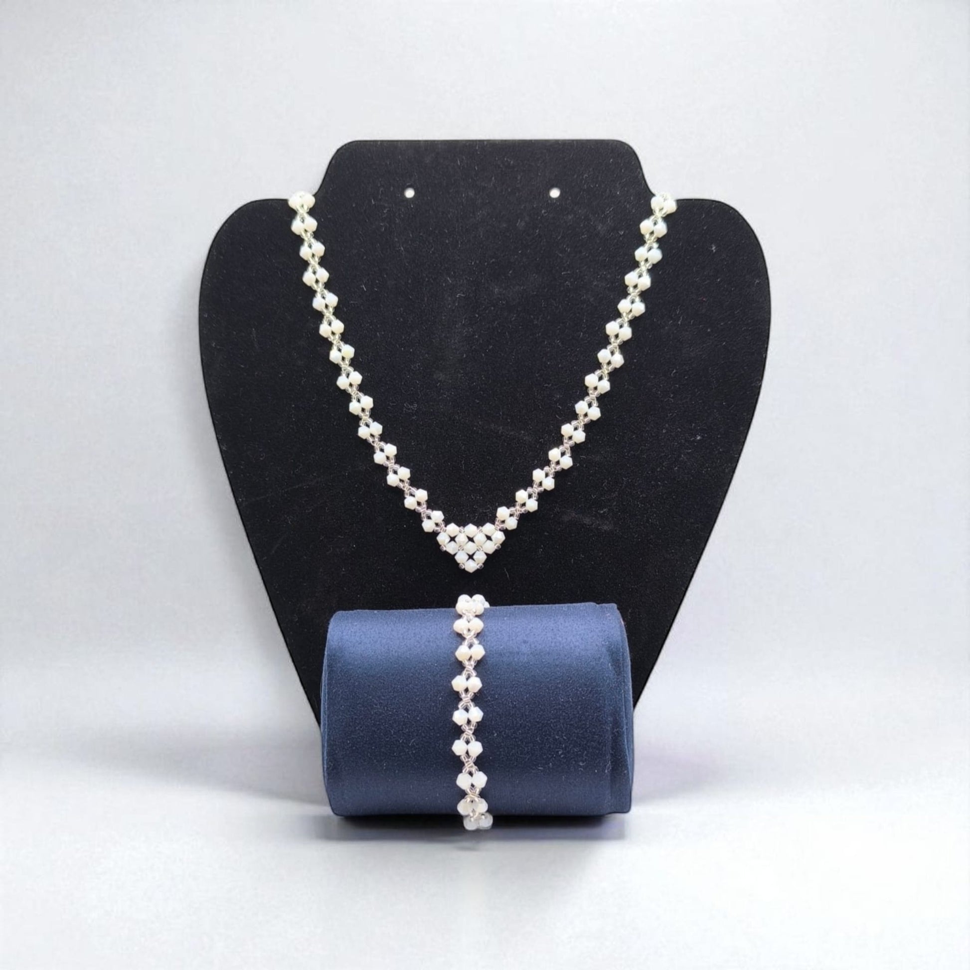 Set bijuterii Gheata Sclipitoare – colier si bratara alb si argintiu