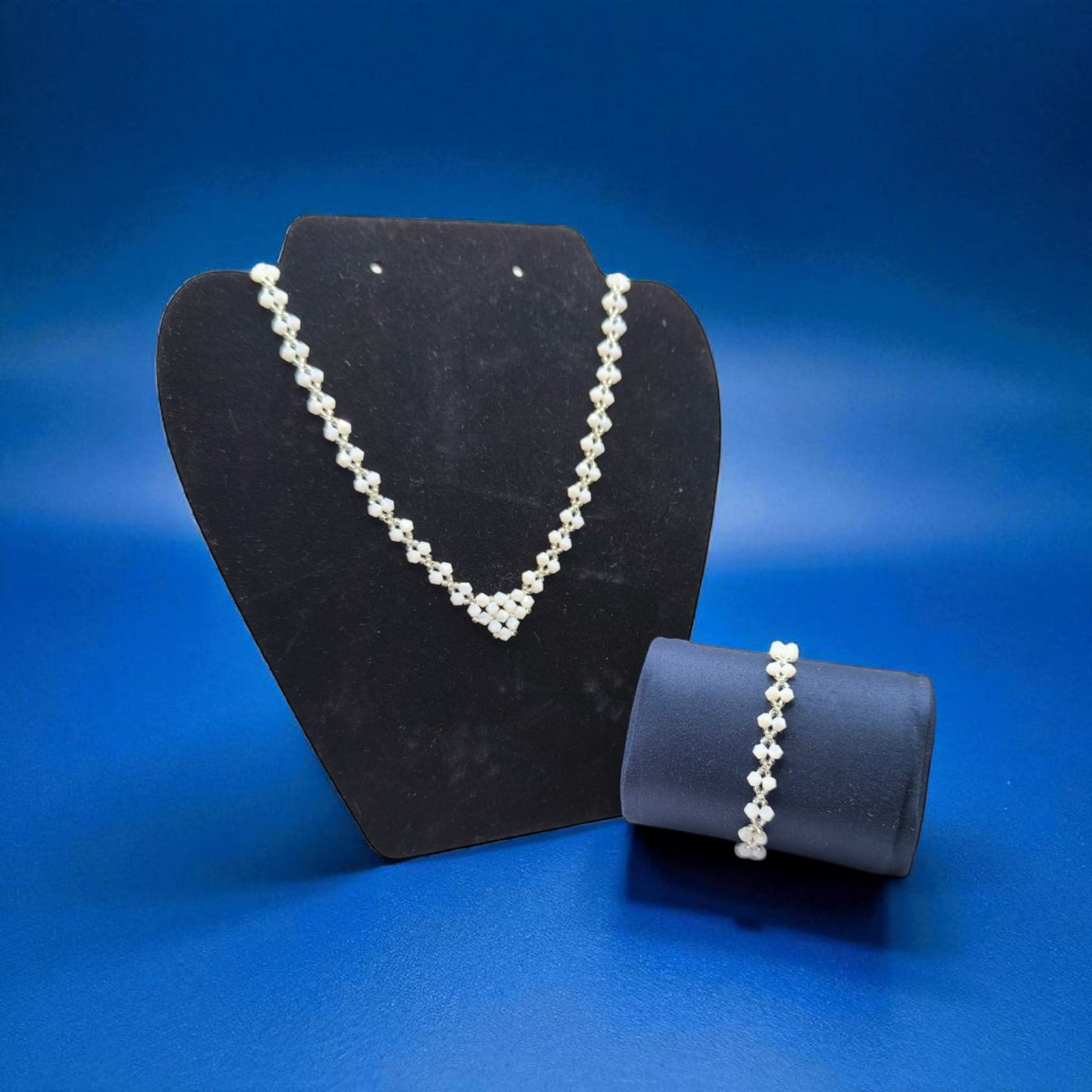 Set bijuterii Gheata Sclipitoare – colier si bratara alb si argintiu