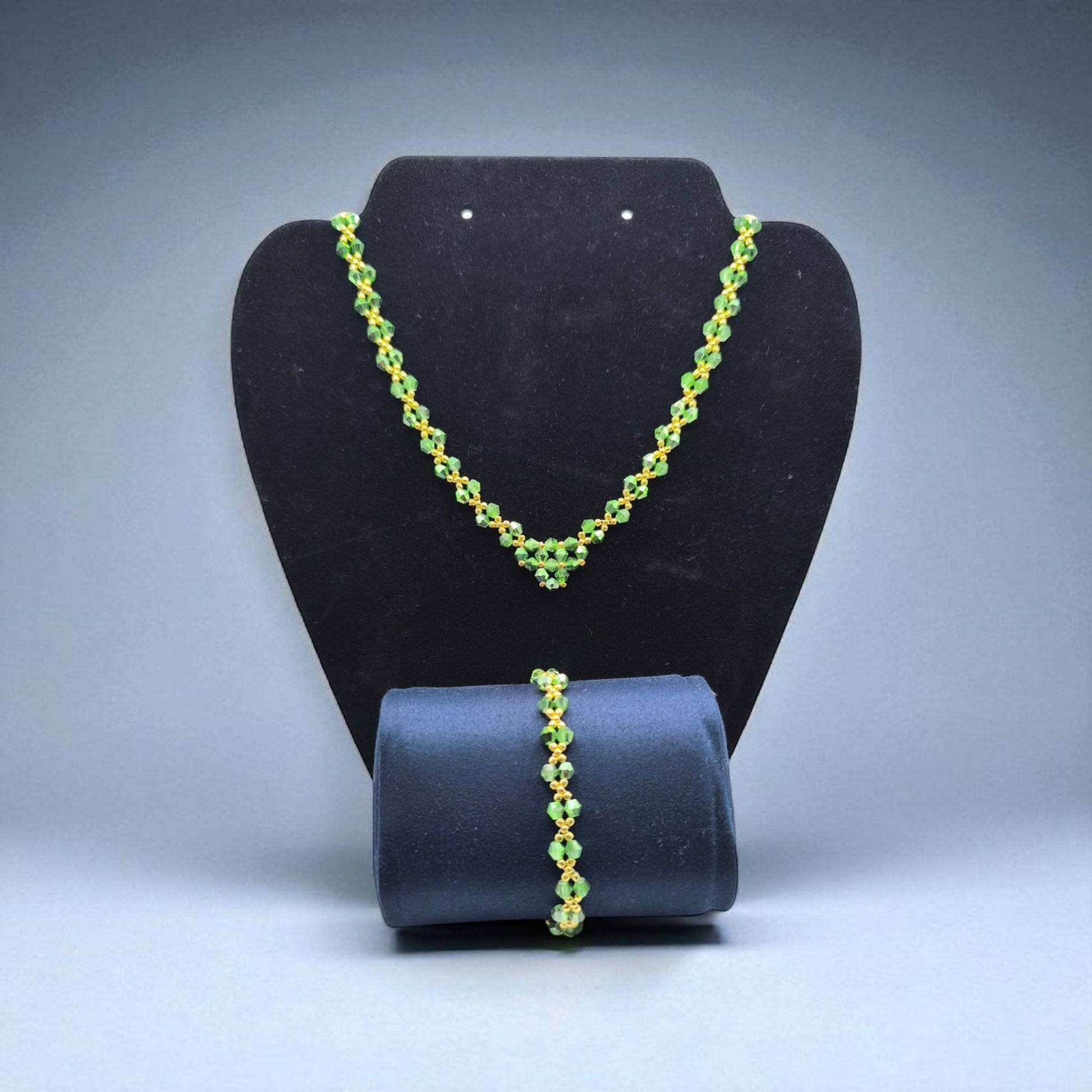 Set bijuterii Magie Verde – colier si bratara verde si auriu