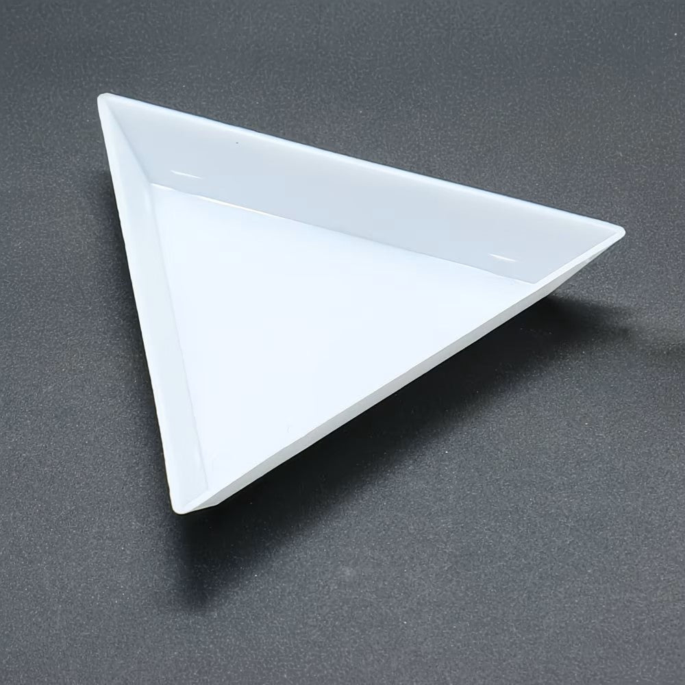 Tavita triunghi pentru margele 7x6x1cm alb