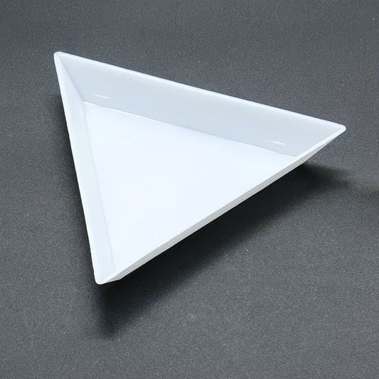 Tavita triunghi pentru margele 7x6x1cm alb