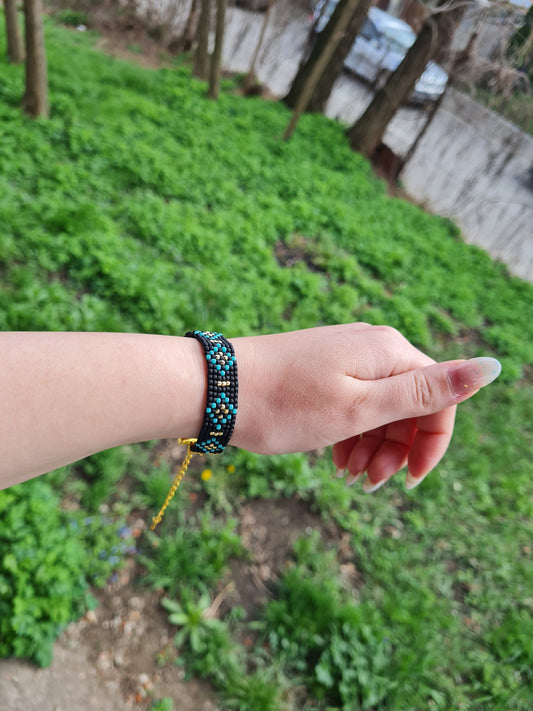 Bratara tesuta handmade Frost Starlight negru si auriu