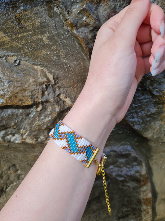 Bratara tesuta handmade Smoky Sapphire albastru, alb si auriu