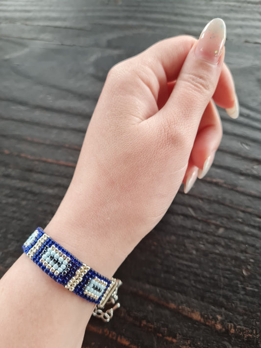 Bratara tesuta handmade Blue Eye negru, argintiu si albastru