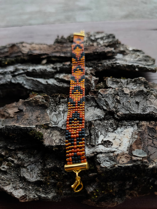 Bratara tesuta handmade Golden Feather maro auriu si negru