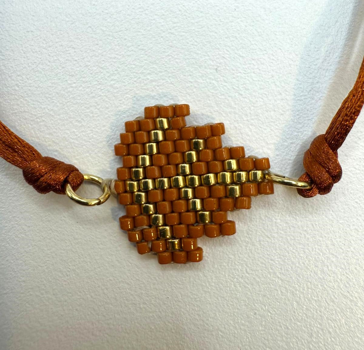 Bratara reglabila frunza Miyuki maro si auriu - snur maro