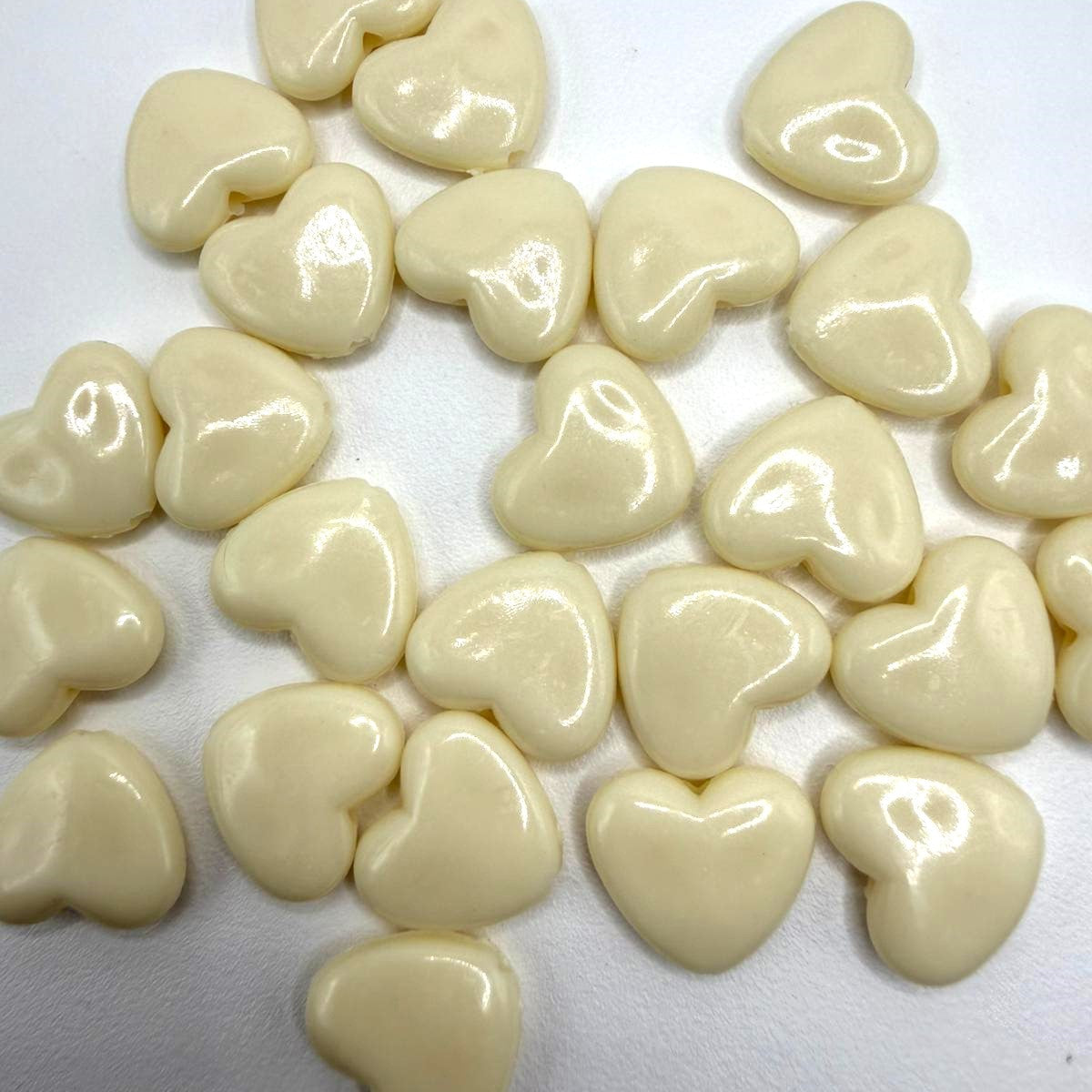 Margele acrilice inima 15mm bej