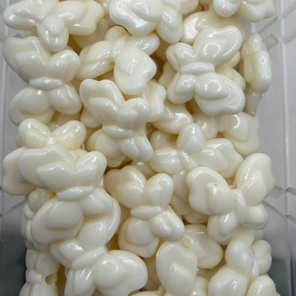 Margele acrilice fluture 22x18mm bej