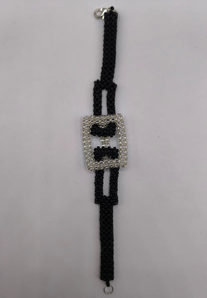 Bratara tesuta Black&White din margele argintii si negre