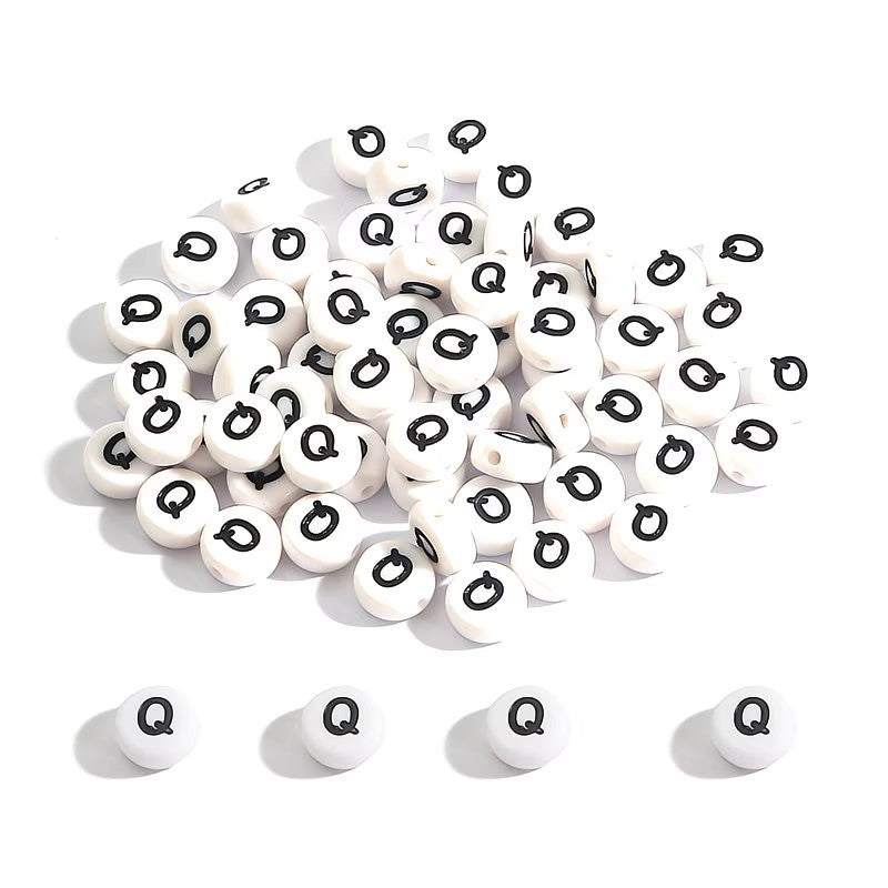 Margele acrilice alb si negru litera Q 7mm
